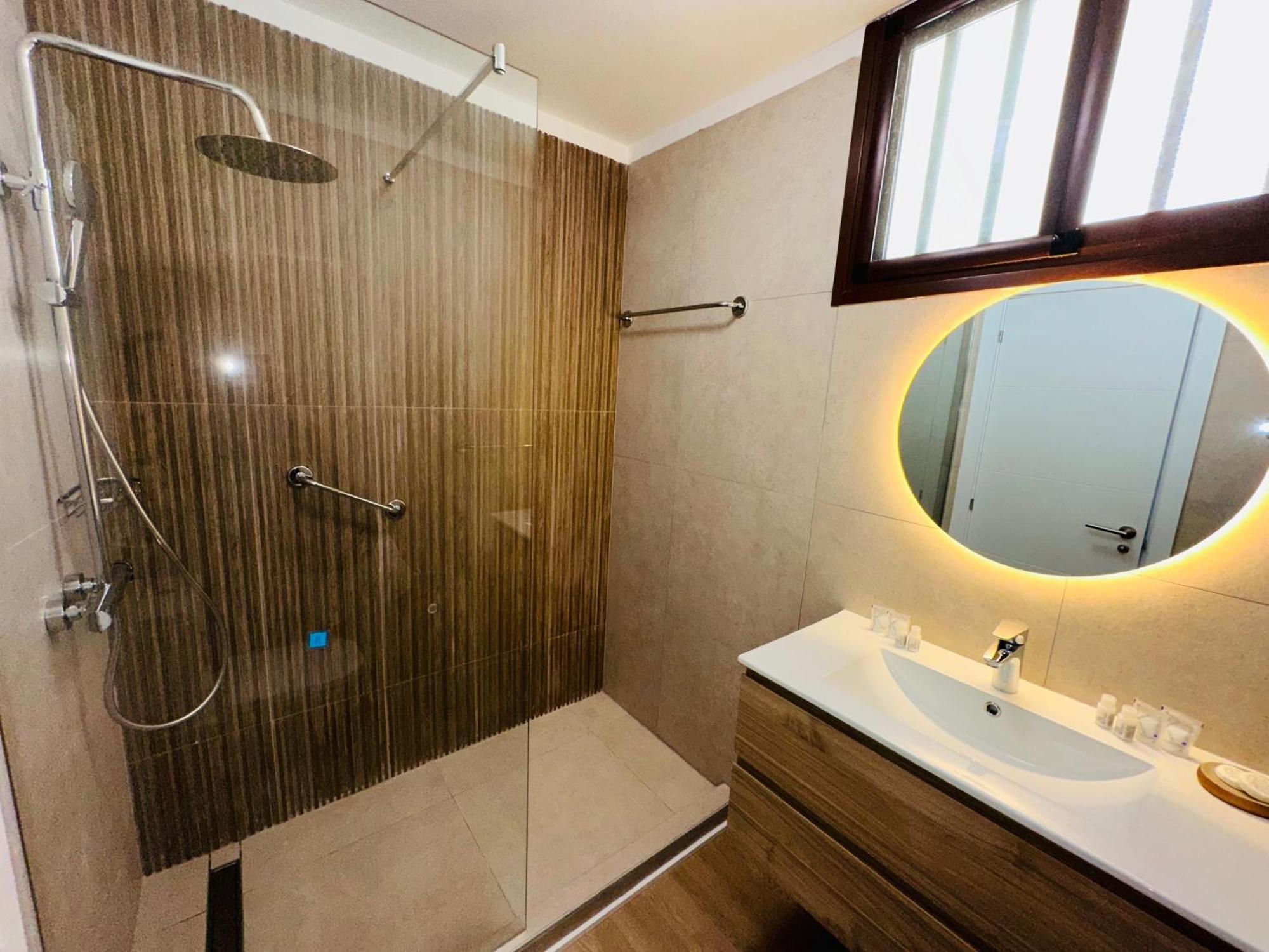 En Playa Las Vistas. Veramar. Free Parking, Pool! Los Cristianos  Εξωτερικό φωτογραφία